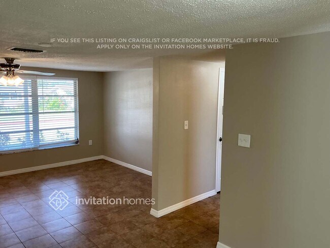 Foto del edificio - 8018 Pineapple Ln