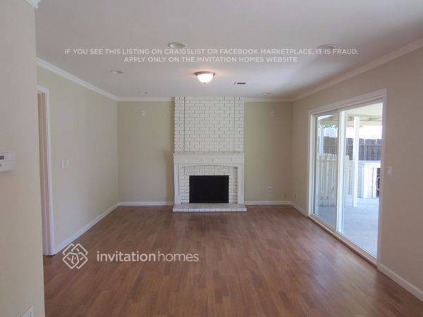 Foto del edificio - 160 Lakehurst Dr