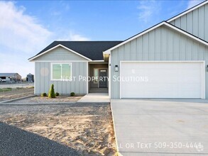 Building Photo - 13436 Rd 4 NE