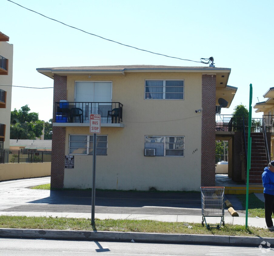 Primary Photo - 1640 SW 1st St