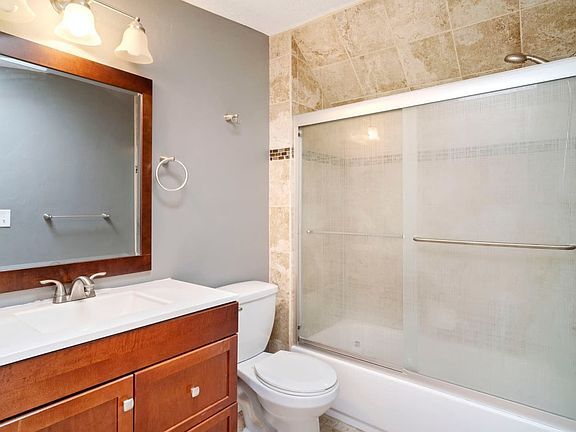 Foto del edificio - 1860 S 800 E