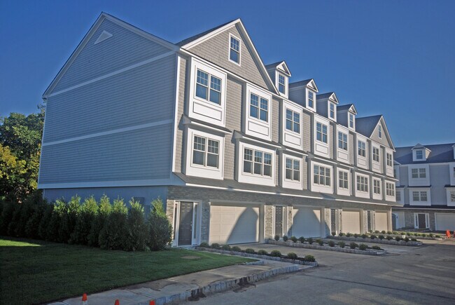 Foto del edificio - 10 The Pointe