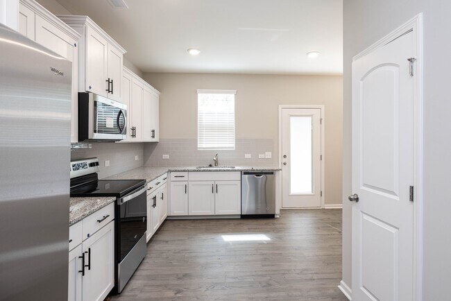Building Photo - BEAUTIFUL 3BD/2.5BTH Townhome - MALLARD CR...