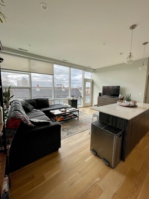 Foto del edificio - 3334 N Southport Ave