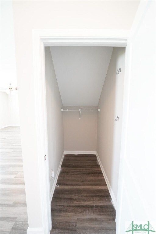 Foto del edificio - 105 Butternut Blvd