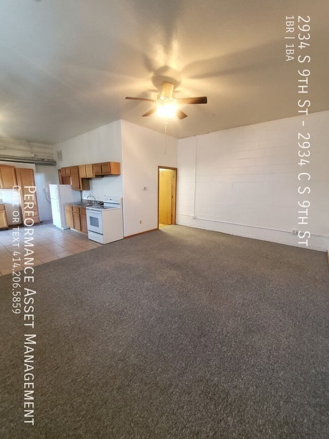 Building Photo - Spacious 1BED/1BATH Southside Apartment