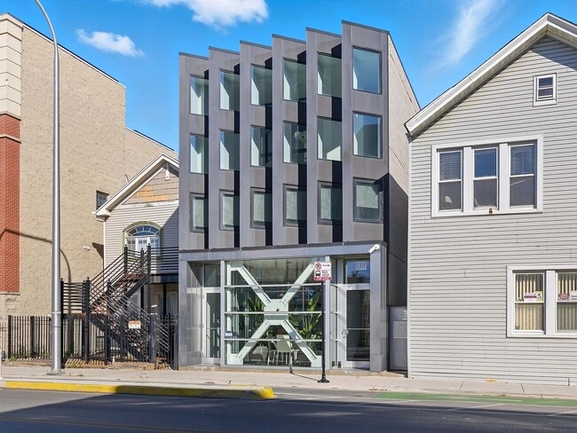 Building Photo - 2012 W Grand Ave