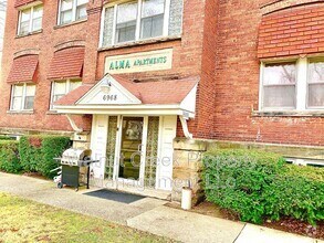 Building Photo - 6968 Lake Ave
