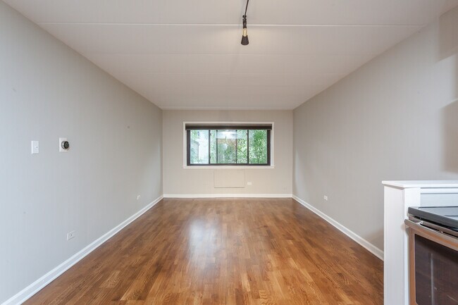 Building Photo - 109 S Elmwood Ave