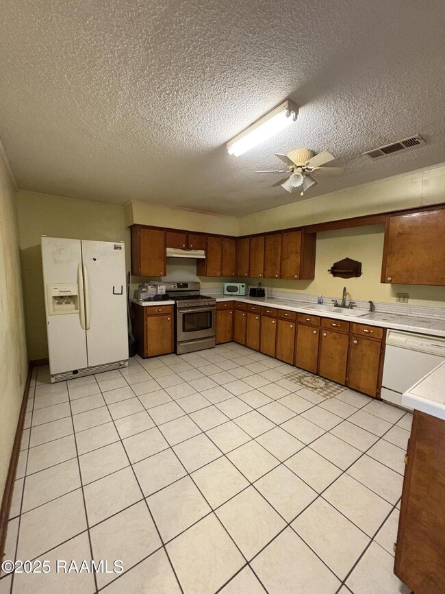 Building Photo - 134 Barton Pl
