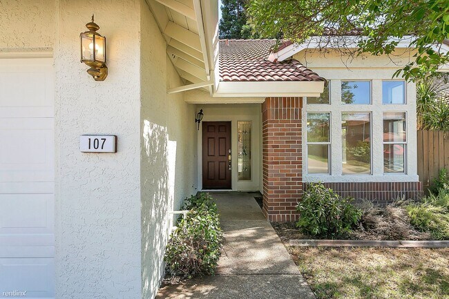 Building Photo - 3 br, 3 bath House - 107 Pembury Way