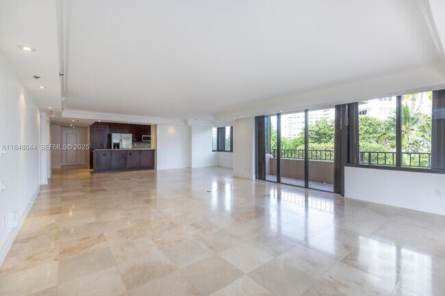 Building Photo - 251 Crandon Blvd