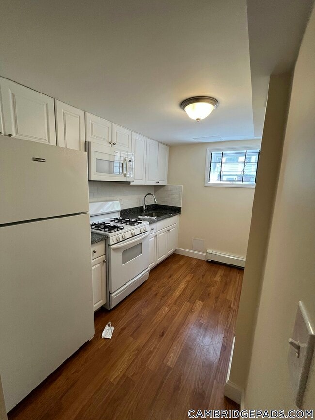 Building Photo - 381 Harvard St