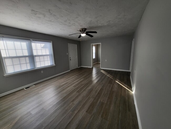 Building Photo - 2520 Kristen Dr