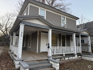 Building Photo - 1825 N Park Pl
