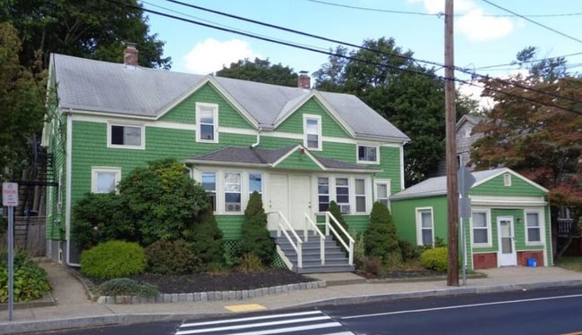 Building Photo - 287 Main St