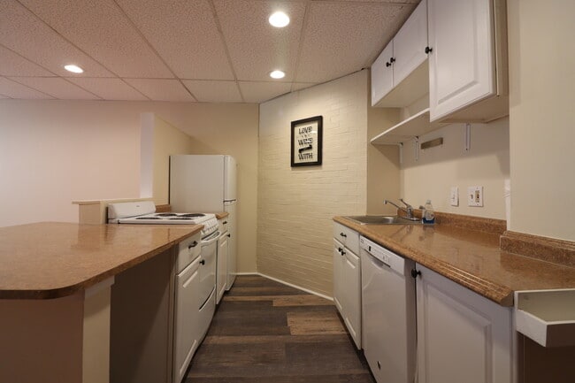 Foto del edificio - 103 Longwood Ave