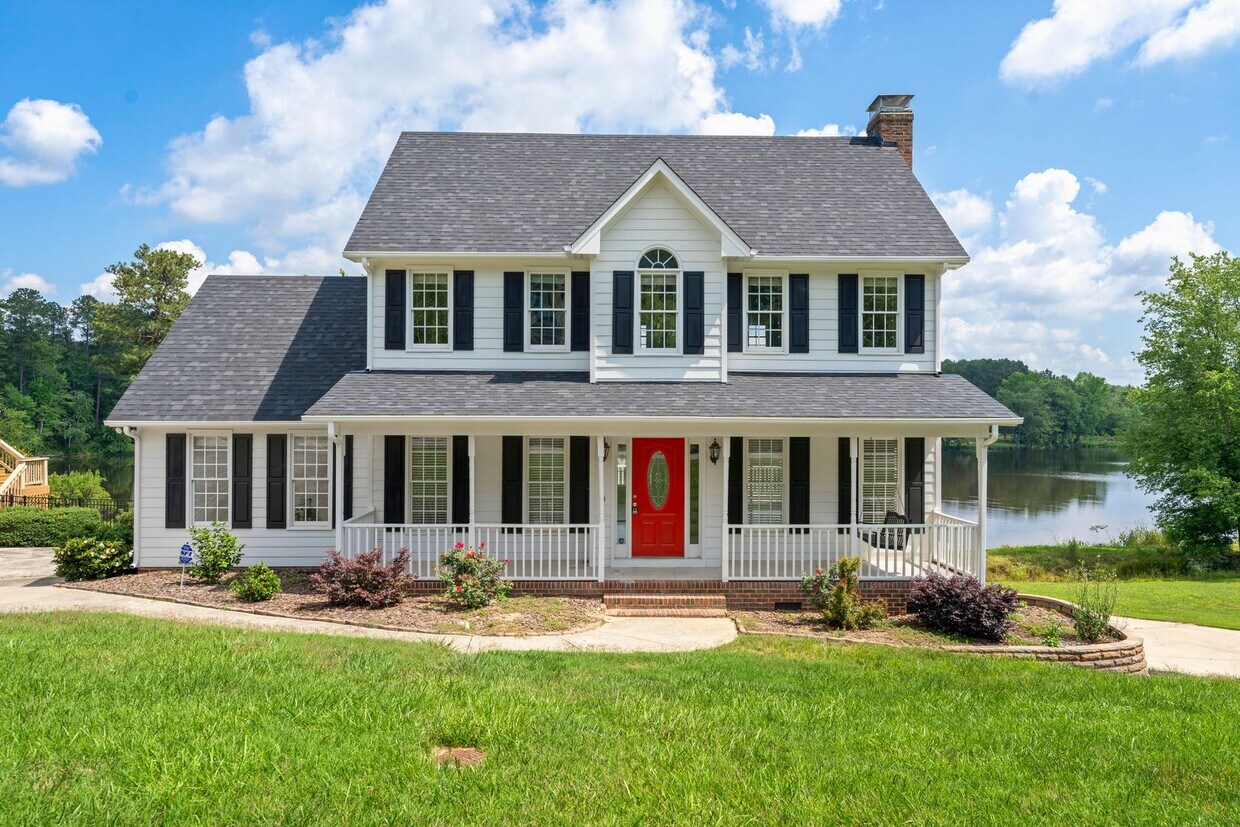Primary Photo - $500 off your first month! Fantastic View!...