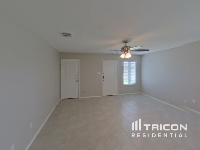 Building Photo - 6445 Middlebury Dr