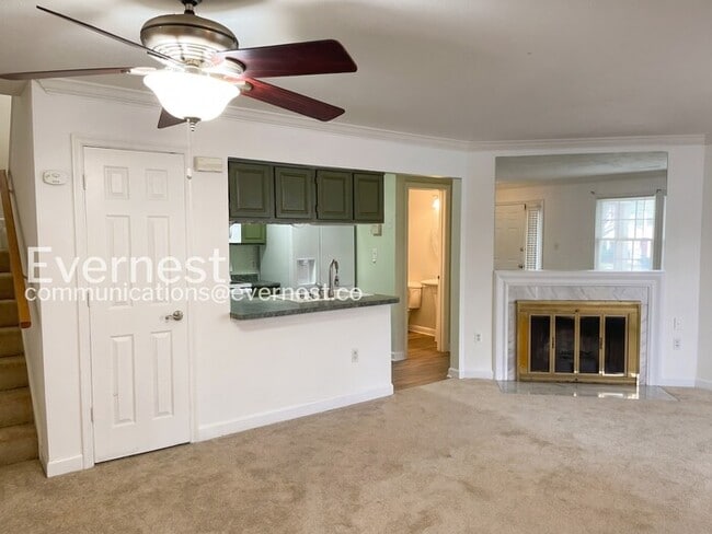 Building Photo - 12135 Salemtown Dr