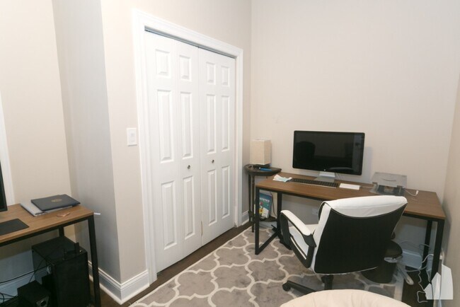 Foto del edificio - 2506 W Argyle St