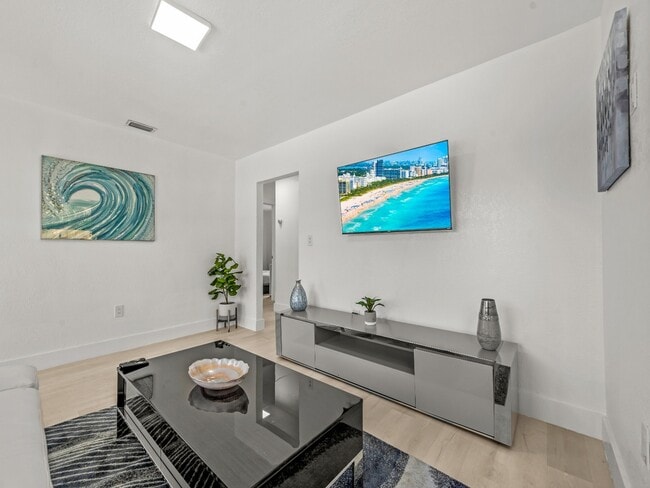 Foto del edificio - 100 NW 45th St