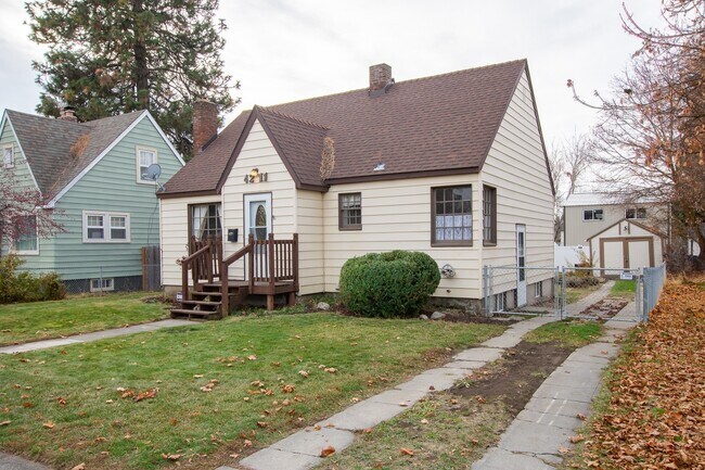 Building Photo - Three bedroom / 2 Bath, Shadle Rancher