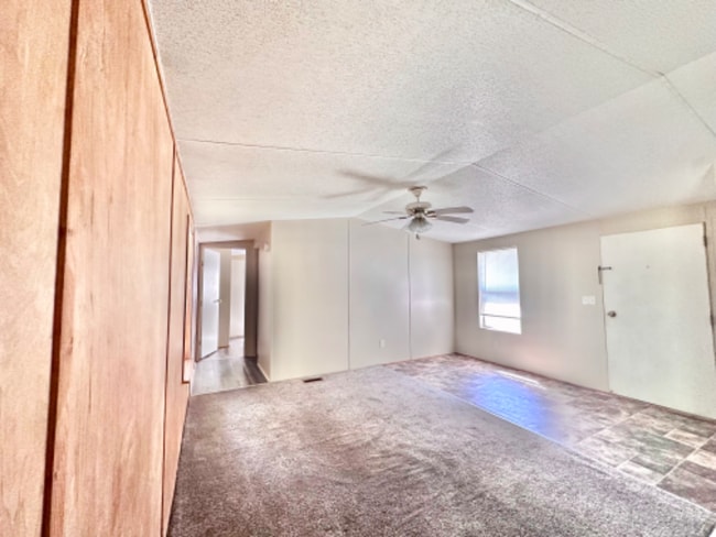 Building Photo - 110 S Rustic Ln