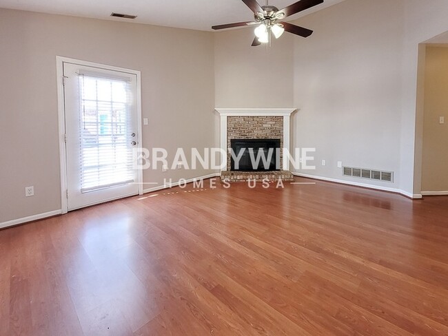 Building Photo - 460 Polk Manor Dr