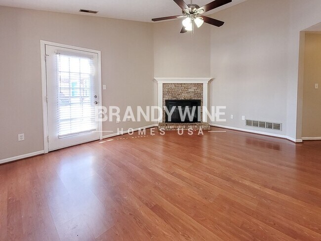 Foto del edificio - 460 Polk Manor Dr