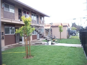 Building Photo - 3254 E Olive Ave