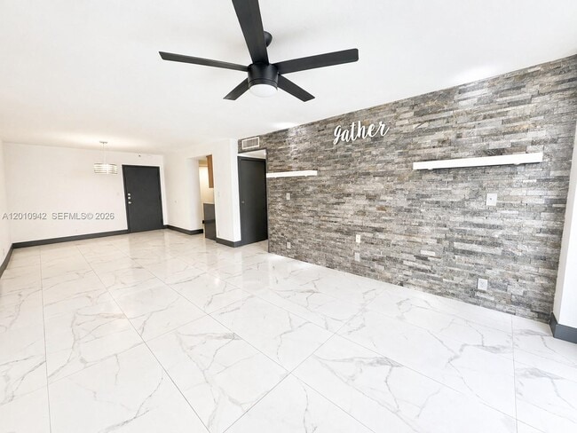 Foto del edificio - 1825 W 44th Pl
