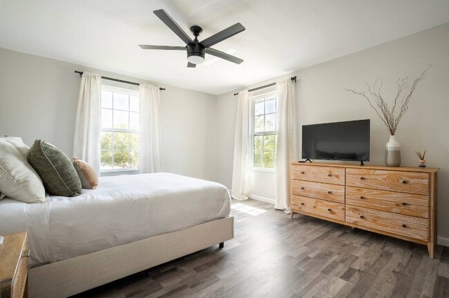 Foto del edificio - 7817 Tern Dr