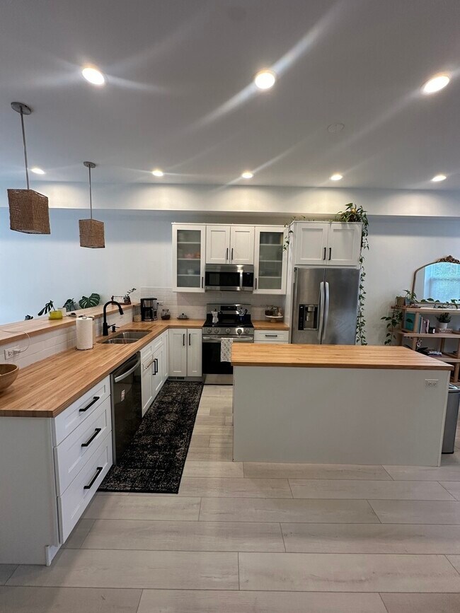 Foto del edificio - 1159 W 17th St