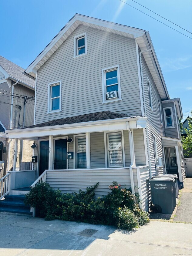 Foto principal - 67 Maplewood Ave
