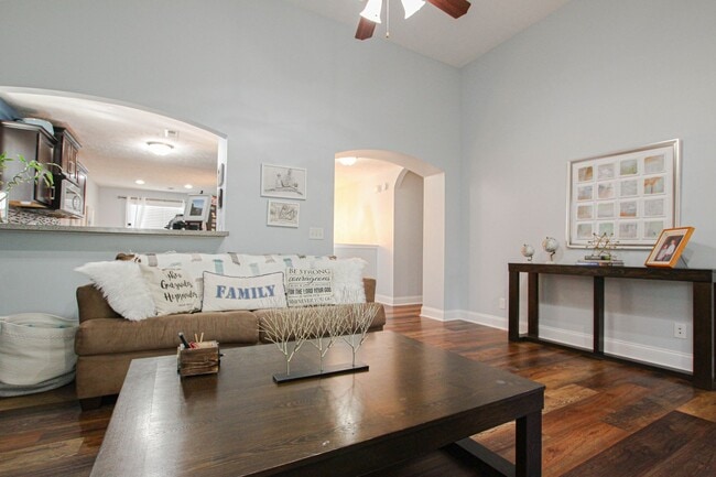 Building Photo - Pet Friendly Four Bedroom!