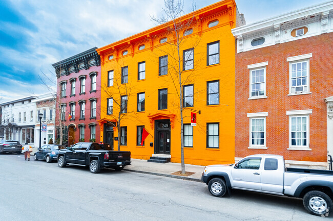 Building Photo - 249-251 Warren St