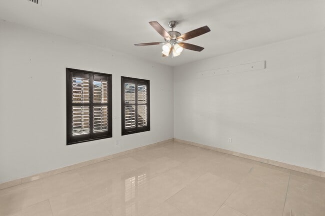 Building Photo - 2106 Mallorca Dr