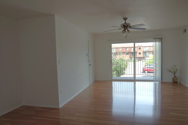 Building Photo - 618 Cobblestone Cir