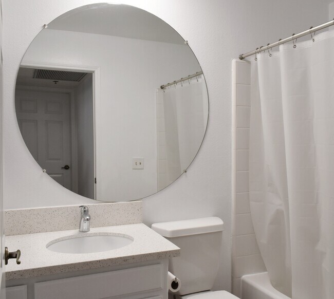 Bathroom - 3291 Sawtelle Blvd