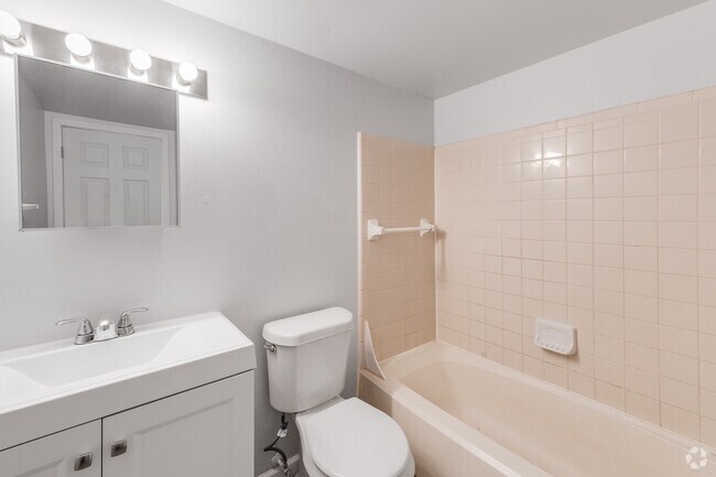 2HAB, 1BA, 850 ft² - Aspen Flatz