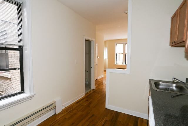 Foto del edificio - 714 W Barry Ave