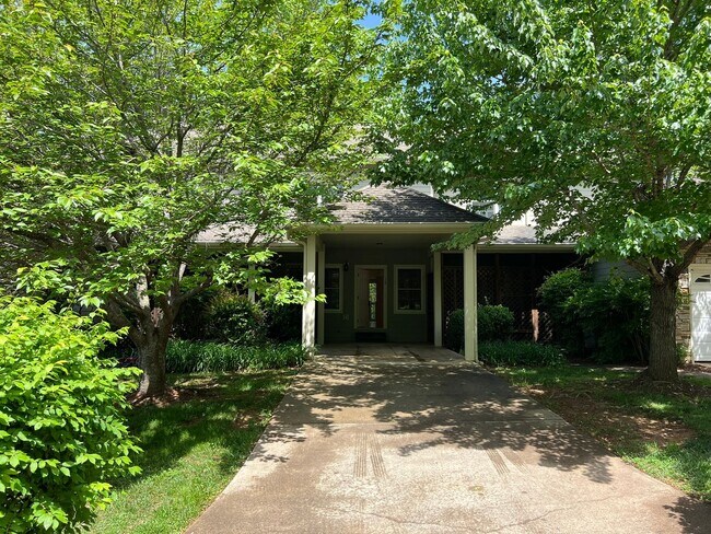 Foto del edificio - Arden 2 Bedroom Townhome