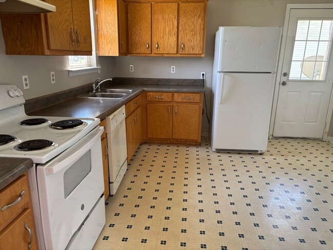 Building Photo - Duplex