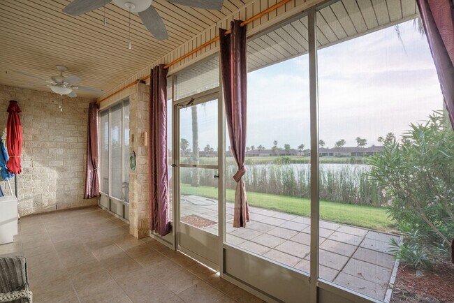 Foto del edificio - 12 Golf House Rd