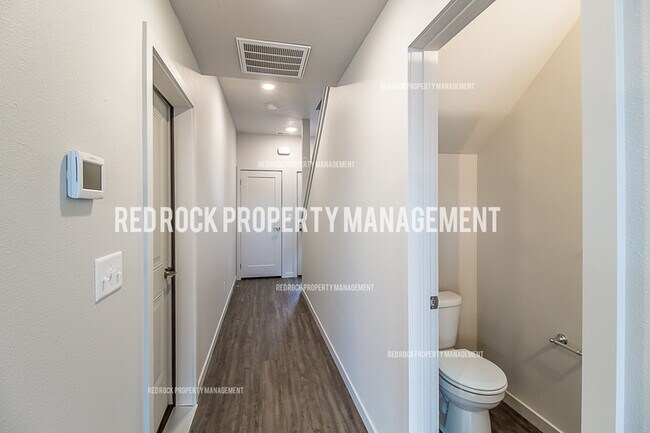 Foto del edificio - 325 S Woodlawn Ln