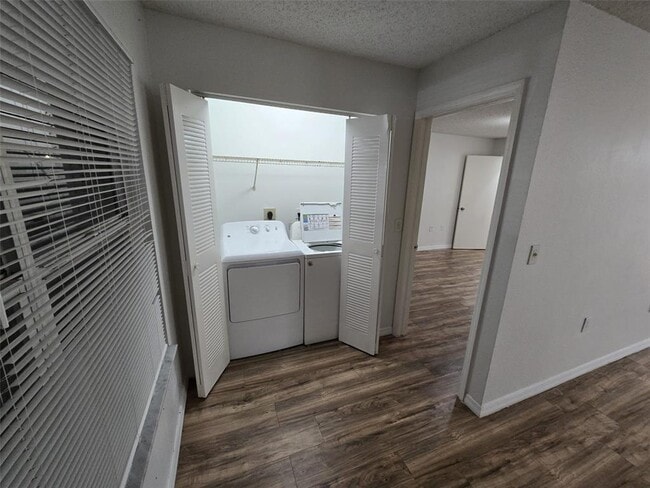 Building Photo - 12730 Vista Isles Dr