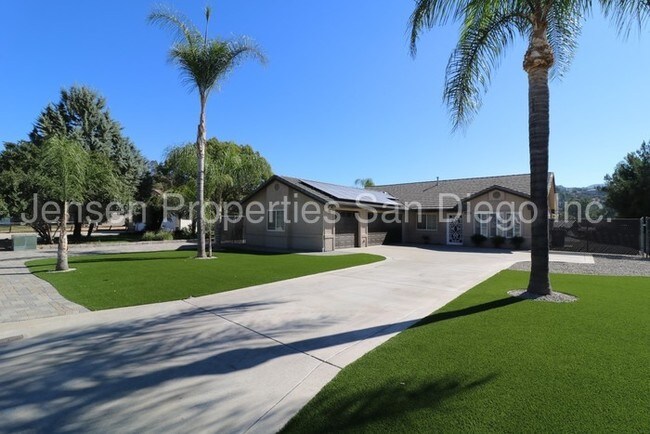 Building Photo - 4 Bed, 3 Bath House w/ Pool, Solar, and Well