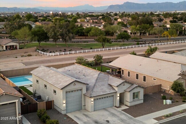 Foto del edificio - 20954 E Camacho Rd