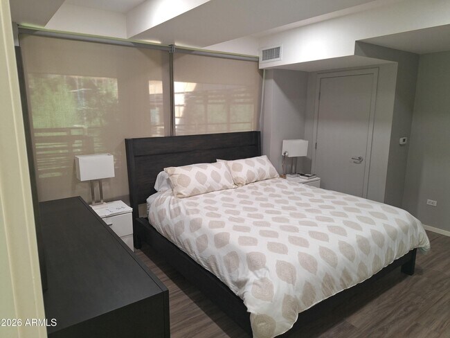 Foto del edificio - 7137 E Rancho Vista Dr